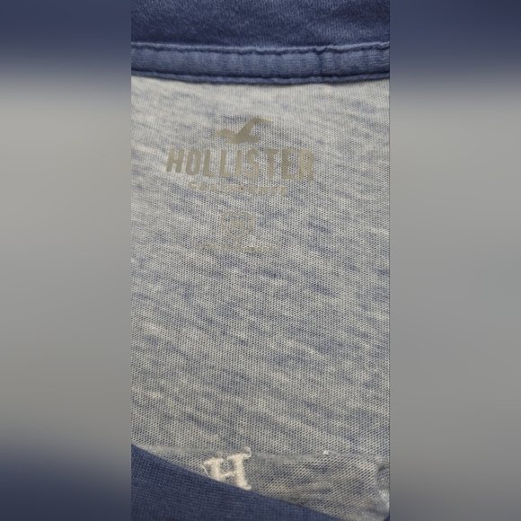Hollister Graphic Tee - Picture 5 of 5